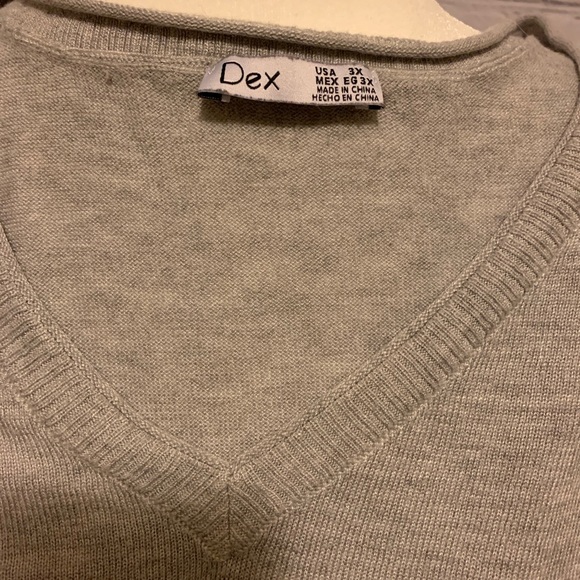 Gray cold shoulder lightweight knit top 3x - Picture 3 of 5